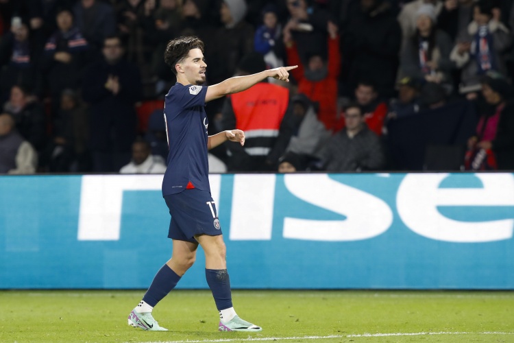 对阵南特维蒂尼亚传球成功率96%，58次传球在进攻三区