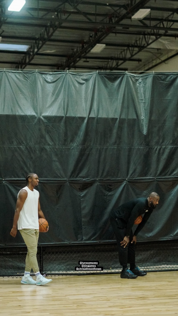 马克西谈和詹姆斯训练：他在第23个赛季仍然全情投入  这令人惊叹